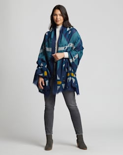 ALTERNATE VIEW OF SISKIYOU FEATHERWEIGHT WOOL SCARF IN BLUE image number 3