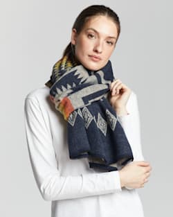 ALTERNATE VIEW OF OVERSIZED COTTON WRAP IN NAVY HARDING image number 3