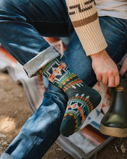 ALTERNATE VIEW OF HARDING CREW SOCKS IN GREEN/BLUE MULTI image number 2