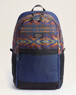 TRAPPER PEAK BACKPACK IN NAVY image number 1