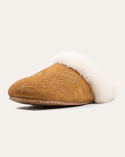 WOMEN'S EMBOSSED SCUFF SLIPPERS IN CHESTNUT image number 1