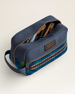 ALTERNATE VIEW OF DIAMOND DESERT CARRYALL POUCH IN BLUE MULTI image number 4