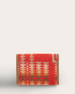 ALTERNATE VIEW OF HARDING TRIFOLD WALLET IN CHILI RED image number 2