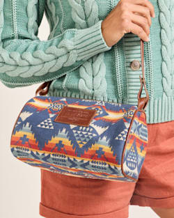 ALTERNATE VIEW OF NEHALEM COTTON BARREL BAG IN NAVY MULTI image number 4