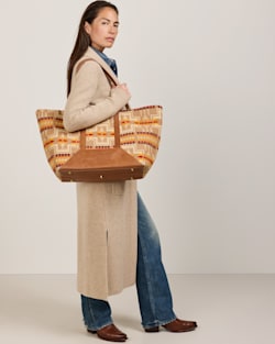 LOOK WEST WIDE TOTE IN TAN HARDING image number 1