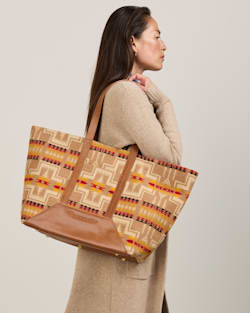 ALTERNATE VIEW OF LOOK WEST WIDE TOTE IN TAN HARDING image number 2