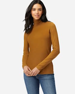 LONG-SLEEVE TURTLENECK JERSEY TEE IN PEANUT image number 1