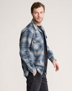 ALTERNATE VIEW OF MEN'S PLAID BOARD SHIRT IN GREY/NAVY OMBRE image number 3