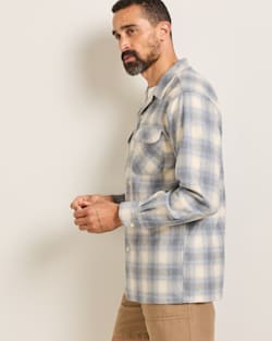 ALTERNATE VIEW OF MEN'S PLAID BOARD SHIRT IN TAN/BLUE/GREY OMBRE image number 3