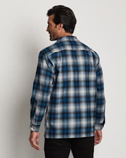 ALTERNATE VIEW OF MEN'S PLAID BOARD SHIRT IN BLUE/WHITE/BLACK OMBRE image number 4