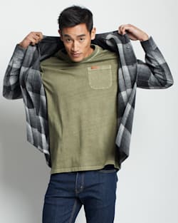 ALTERNATE VIEW OF MEN'S PLAID BOARD SHIRT IN GREY/OXFORD OMBRE image number 6