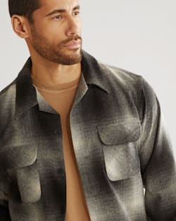 ALTERNATE VIEW OF MEN'S PLAID BOARD SHIRT IN BLACK/WHITE OMBRE image number 4