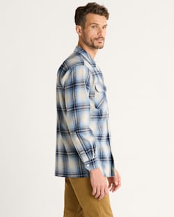 ALTERNATE VIEW OF MEN'S PLAID BOARD SHIRT IN LIGHT BLUE MIX OMBRE image number 3