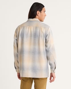 ALTERNATE VIEW OF MEN'S PLAID BOARD SHIRT IN TAN/GREY MIX OMBRE image number 2