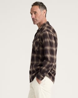ALTERNATE VIEW OF MEN'S PLAID BOARD SHIRT IN BROWN MIX OMBRE image number 3