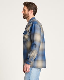 ALTERNATE VIEW OF MEN'S PLAID BOARD SHIRT IN BLUE/TAN OMBRE image number 3
