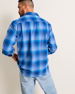 ALTERNATE VIEW OF MEN'S PLAID BOARD SHIRT IN BLUE OMBRE image number 2