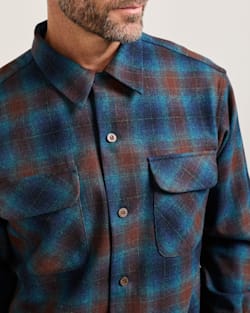 ALTERNATE VIEW OF MEN'S PLAID BOARD SHIRT IN BROWN/NAVY OMBRE image number 4