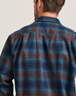 ALTERNATE VIEW OF MEN'S PLAID BOARD SHIRT IN BROWN/NAVY OMBRE image number 5