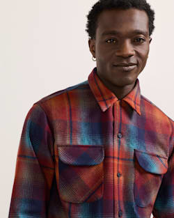 ALTERNATE VIEW OF MEN'S PLAID BOARD SHIRT IN MAROON/TEAL image number 2
