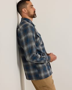 ALTERNATE VIEW OF MEN'S PLAID BOARD SHIRT IN CHARCOAL/NAVY OMBRE image number 3