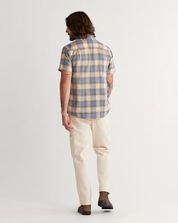 ALTERNATE VIEW OF MEN'S SHORT-SLEEVE DAWSON LINEN SHIRT IN TAN/INDIGO PLAID image number 3