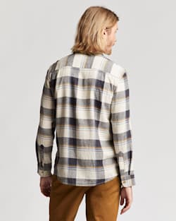 MEN'S LONG-SLEEVE LINEN SHIRT IN GREY/IVORY PLAID image number 3