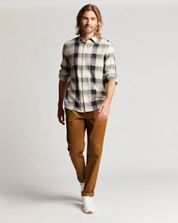MEN'S LONG-SLEEVE LINEN SHIRT IN GREY/IVORY PLAID image number 5
