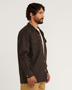 ALTERNATE VIEW OF MEN'S BOARD SHIRT IN BLACK/BROWN MIX image number 2