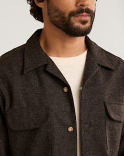 ALTERNATE VIEW OF MEN'S BOARD SHIRT IN BLACK/BROWN MIX image number 4