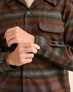 ALTERNATE VIEW OF MEN'S STRIPE BOARD SHIRT IN BROWN MULTI OMBRE image number 2