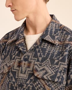 ALTERNATE VIEW OF MEN'S JACQUARD BOARD SHIRT IN NAVY HARDING TRAIL image number 2