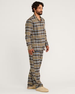 ALTERNATE VIEW OF MEN'S PLAID FLANNEL PAJAMA SET IN NAVY/OCHRE image number 2
