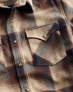 ALTERNATE VIEW OF MEN'S PLAID ELBOW-PATCH TRAIL SHIRT IN BROWN/NAVY OMBRE image number 5