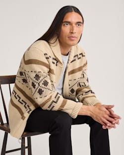 ALTERNATE VIEW OF THE ORIGINAL WESTERLEY MEN�S SWEATER IN TAN/BROWN image number 5