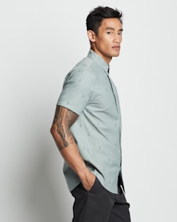 ALTERNATE VIEW OF MEN'S SHORT-SLEEVE CARSON CHAMBRAY DOBBY SHIRT IN CHAMBRAY DOBBY image number 2