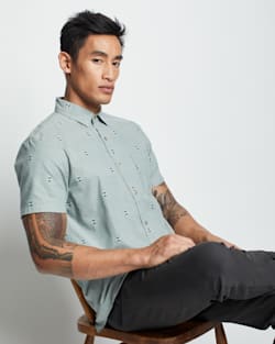 ALTERNATE VIEW OF MEN'S SHORT-SLEEVE CARSON CHAMBRAY DOBBY SHIRT IN CHAMBRAY DOBBY image number 6