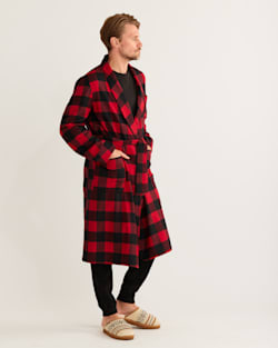 ALTERNATE VIEW OF MEN'S WASHABLE WHISPERWOOL ROBE IN RED/BLACK BUFFALO CHECK image number 2