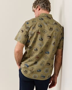 ALTERNATE VIEW OF MEN'S SHORT-SLEEVE NATIONAL PARK SHORELINE SHIRT IN OLIVE image number 2