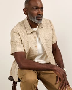 MEN'S SHORT-SLEEVE SHORELINE COTTON SHIRT IN ECRU HARDING STRIPE image number 1