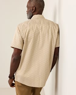 ALTERNATE VIEW OF MEN'S SHORT-SLEEVE SHORELINE COTTON SHIRT IN ECRU HARDING STRIPE image number 2