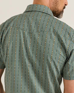 ALTERNATE VIEW OF MEN'S SHORT-SLEEVE LARAMIE SNAP-FRONT SHIRT IN BLUE STRIPE HARDING image number 4