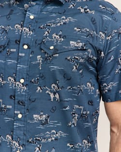 ALTERNATE VIEW OF MEN'S SHORT-SLEEVE LARAMIE SNAP-FRONT SHIRT IN BLUE COWBOY image number 4