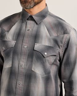 ALTERNATE VIEW OF MEN'S PLAID CANYON COTTON SHIRT IN CHARCOAL PLAID image number 4