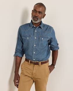 ALTERNATE VIEW OF MEN'S GAMBLER DENIM SHIRT IN DENIM BLUE image number 2