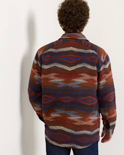 ALTERNATE VIEW OF MEN'S CROWN POINT QUILTED COTTON SHIRT JACKET IN BLUE/RED image number 2
