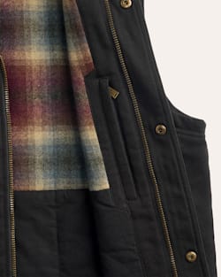 ALTERNATE VIEW OF MEN'S PINE GROVE CANVAS VEST IN BLACK image number 3