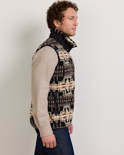 ALTERNATE VIEW OF MEN'S HARDING FLEECE VEST IN BLACK/TAN image number 3