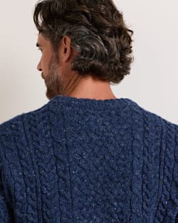 ALTERNATE VIEW OF MEN'S WOOL DONEGAL FISHERMAN SWEATER IN NAVY image number 3