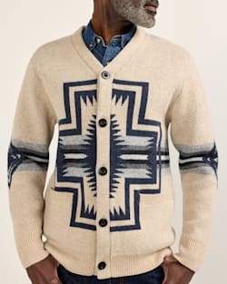 ALTERNATE VIEW OF MEN'S HARDING LAMBSWOOL CARDIGAN IN OATMEAL image number 5